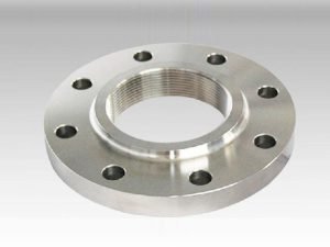 Connection between stainless steel flange and pipe
